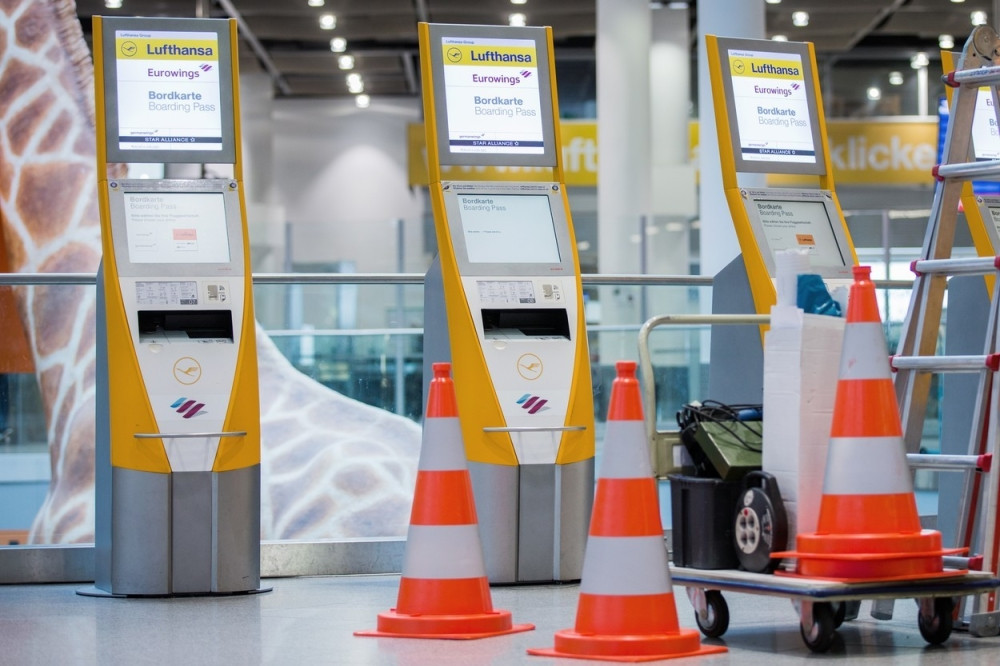 Štrajk prizemljio 100.000 ljudi!