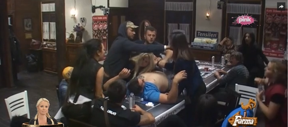 Čupanje na Farmi (VIDEO)