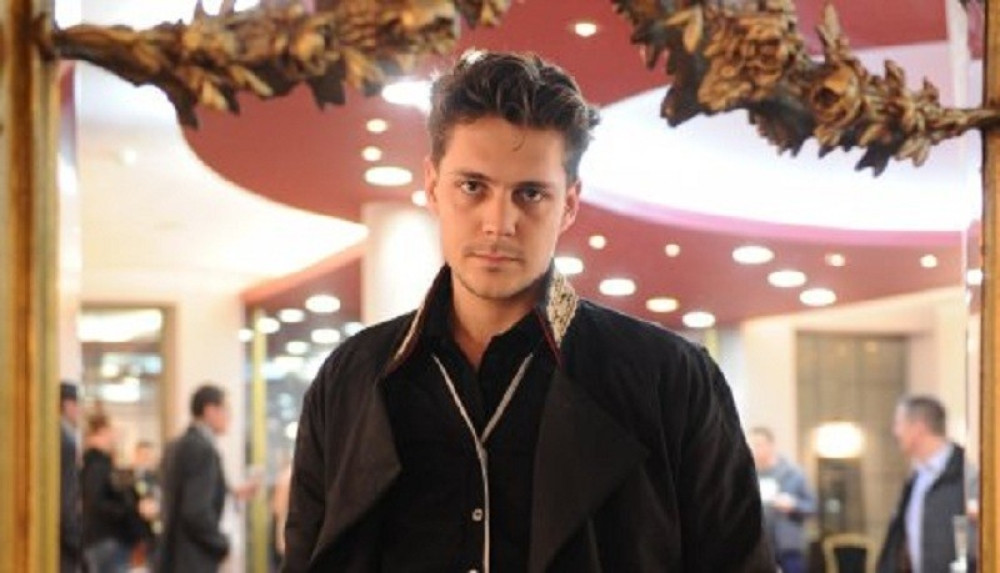 Biković na Badnji dan ofarbao jaja!