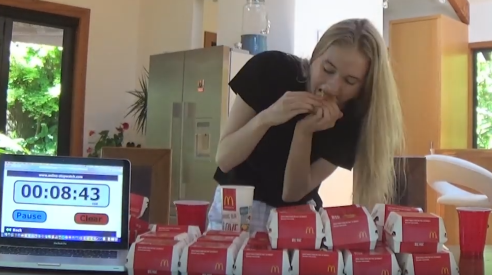 Bivša misica pojela 22 big meka za sat vremena! (VIDEO)