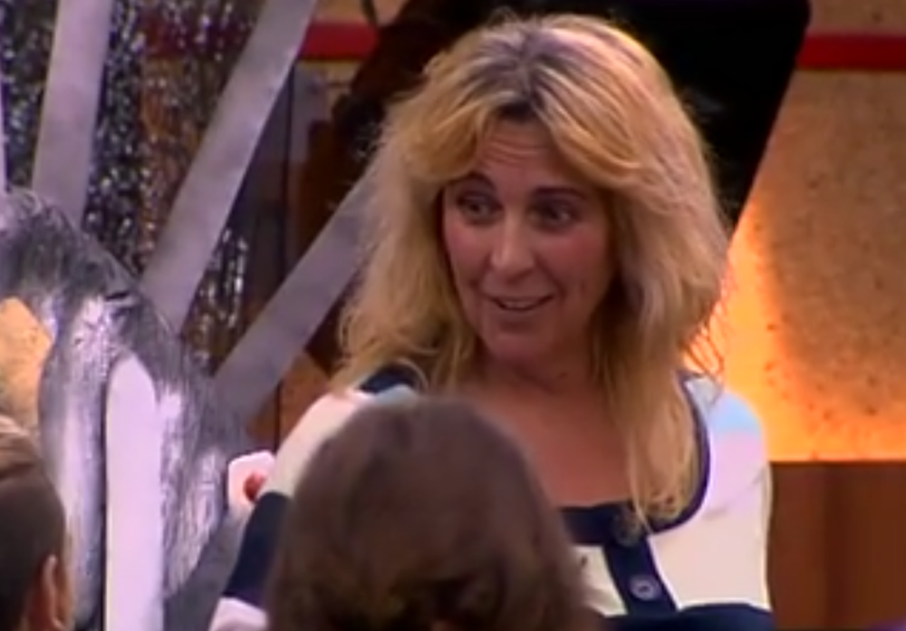 Stefanina mama nesređena ušla u rijaliti! (VIDEO)