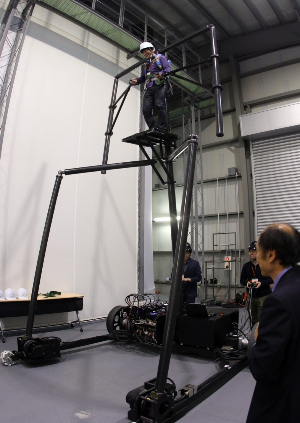 Testiran džinovski robot sa ljudskim pilotom