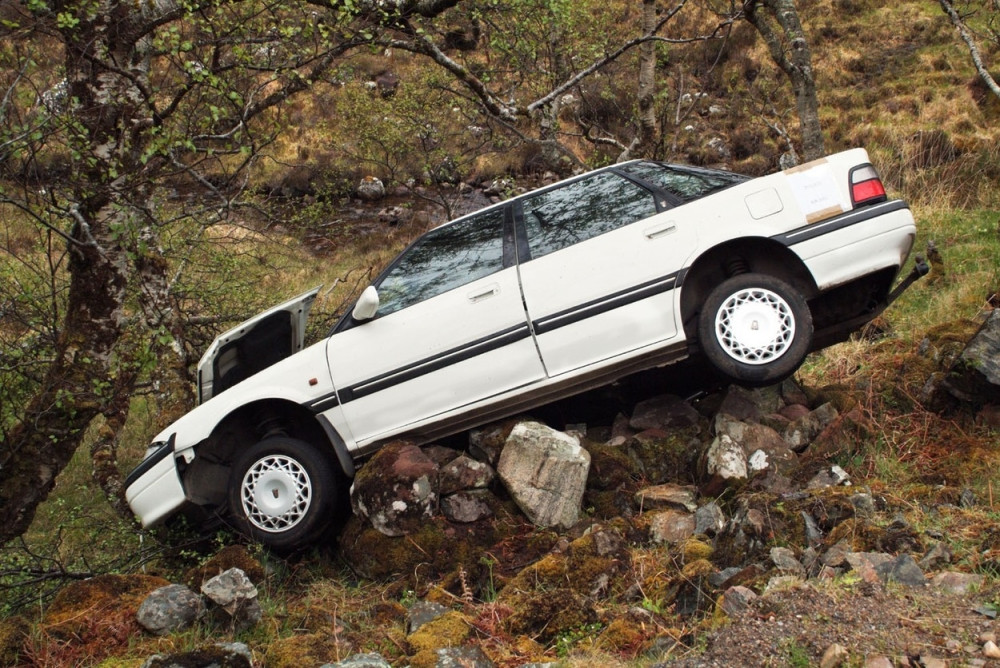 Žena sletela u provaliju, izvukli je posle 30 sati!