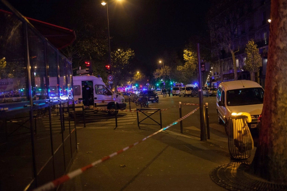 Poznati odaju počast žrtvama i na Tviteru