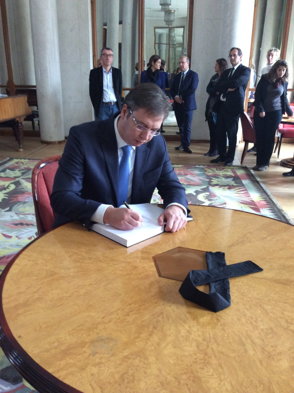 Vučić: Zastave na pola koplja tri dana!