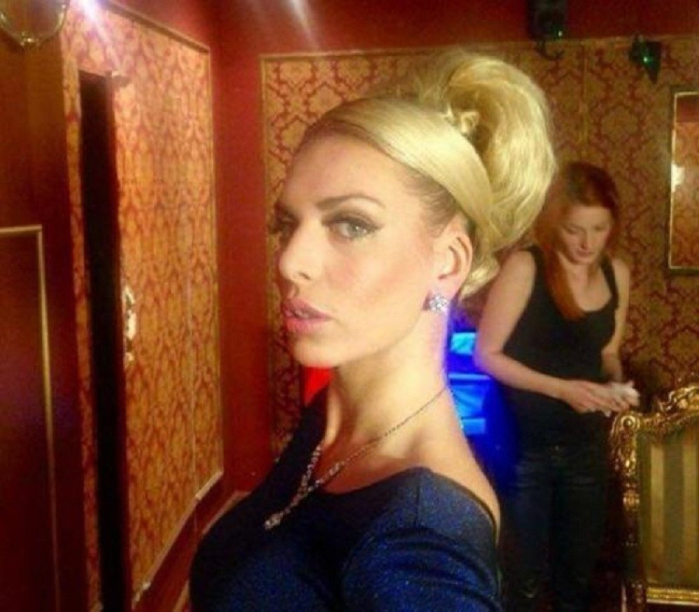 Evo ko je Avi doturio telefon u "Parovima"!