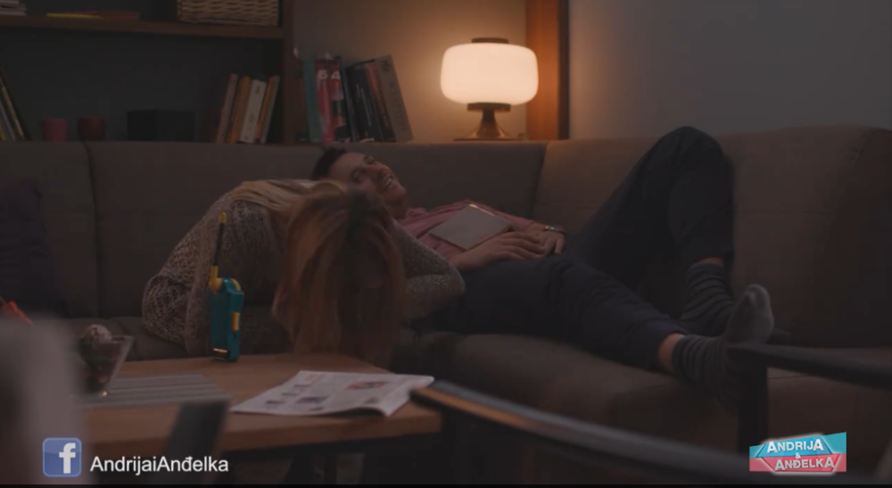 Anđelka ne može da snimi scenu, plače od smeha! (VIDEO)