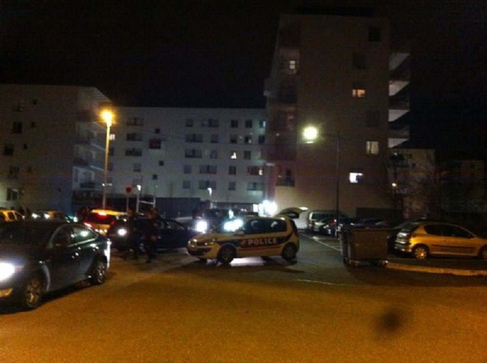 Posle 36 sati ilegalna zabava sa 2.500 učesnika ipak rasturena!