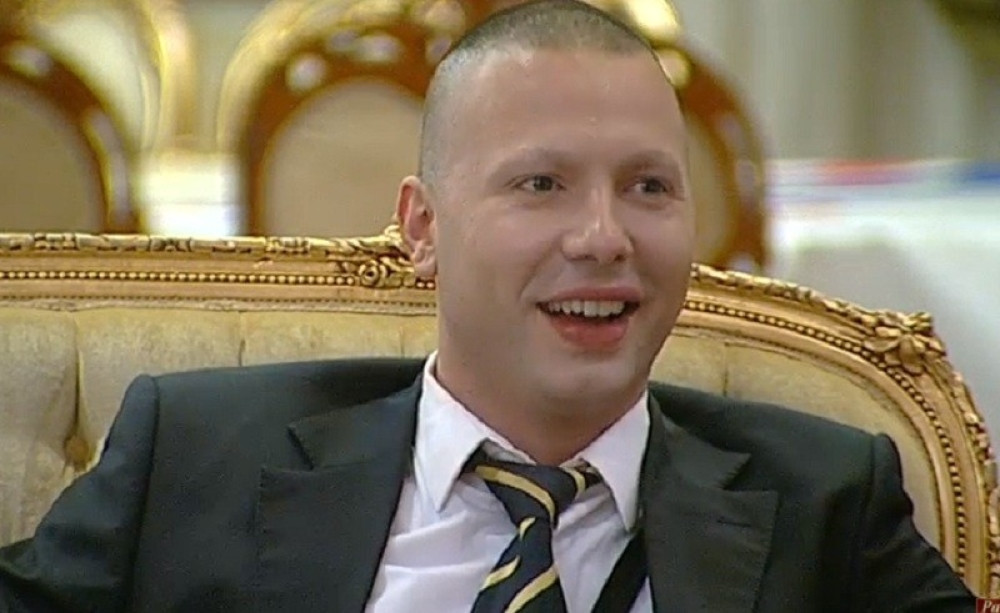 Brendon se najeo sarmi i prasetine!