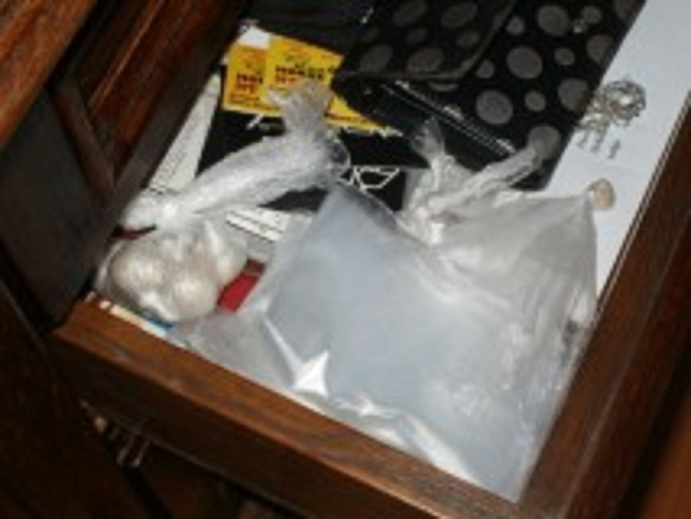 Pali dileri heroina sa auto-placa!