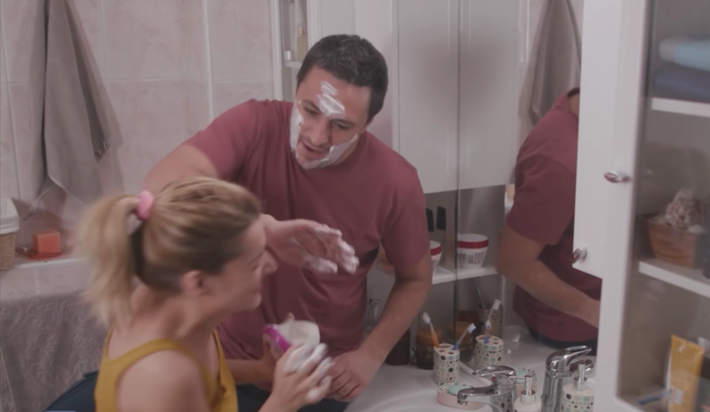 Šta se desi kad Anđelka slučajno ubode Andriju u oko (VIDEO)