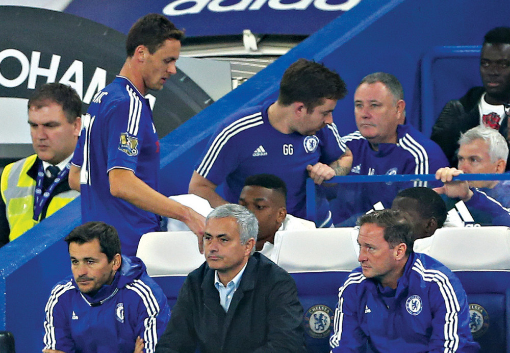 Murinjo tera Matića i Azara?!