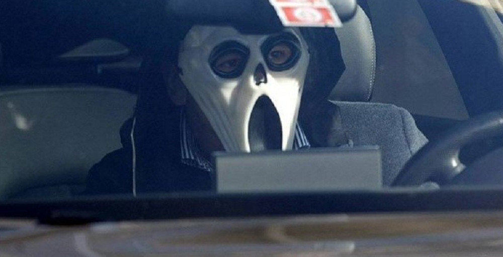 Nosio masku iz "Vriska" dok je odlazio sa stadiona!