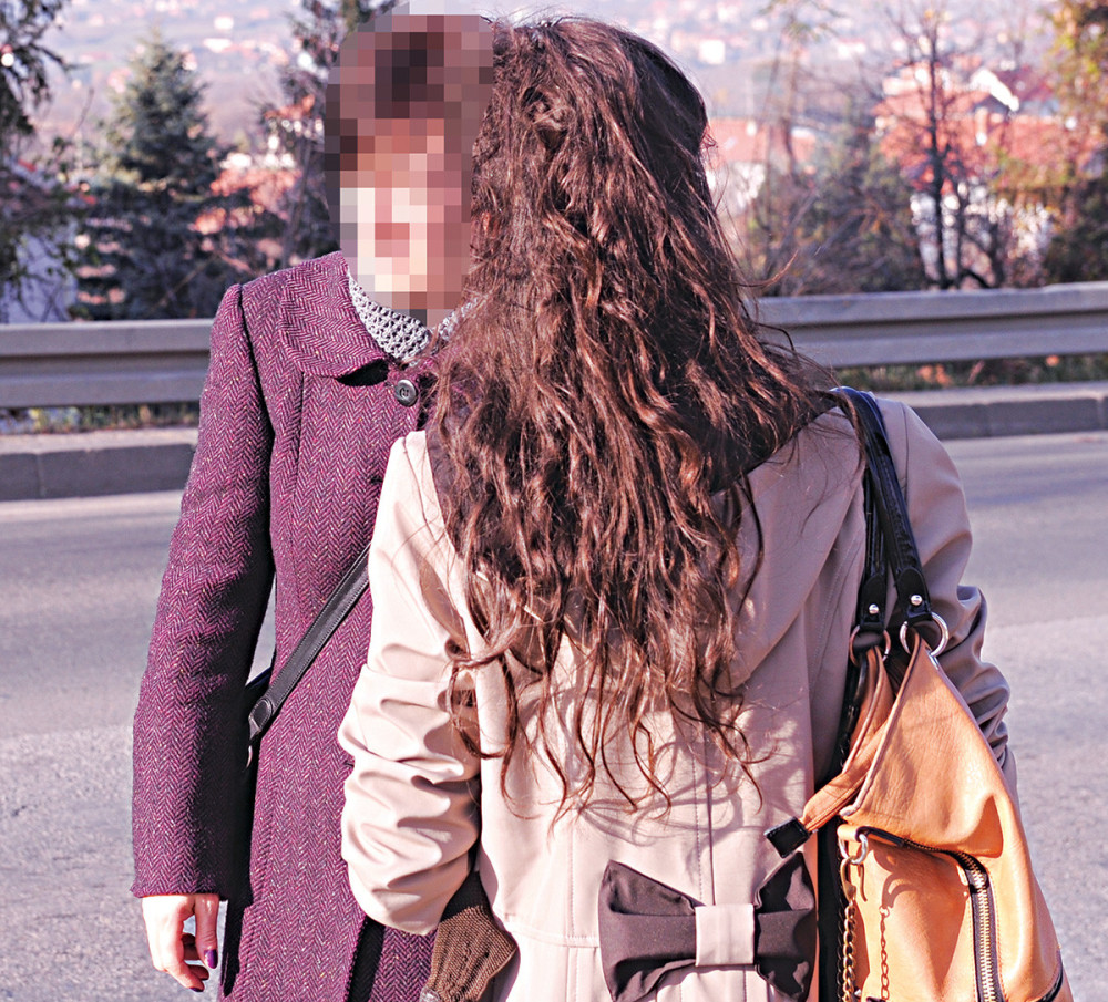 Ne daju nam u WC ni uložak da zamenimo, šetala sam sa KRVAVOM FLEKOM na odeći!