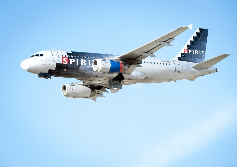 Avion prinudno sleteo zbog pretnje bombom