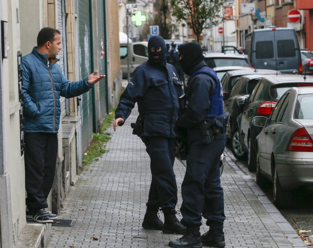 Kada ga je policija uhvatila zanemela je od prizora - političar sakrio NOVAC U ZADNJICI!