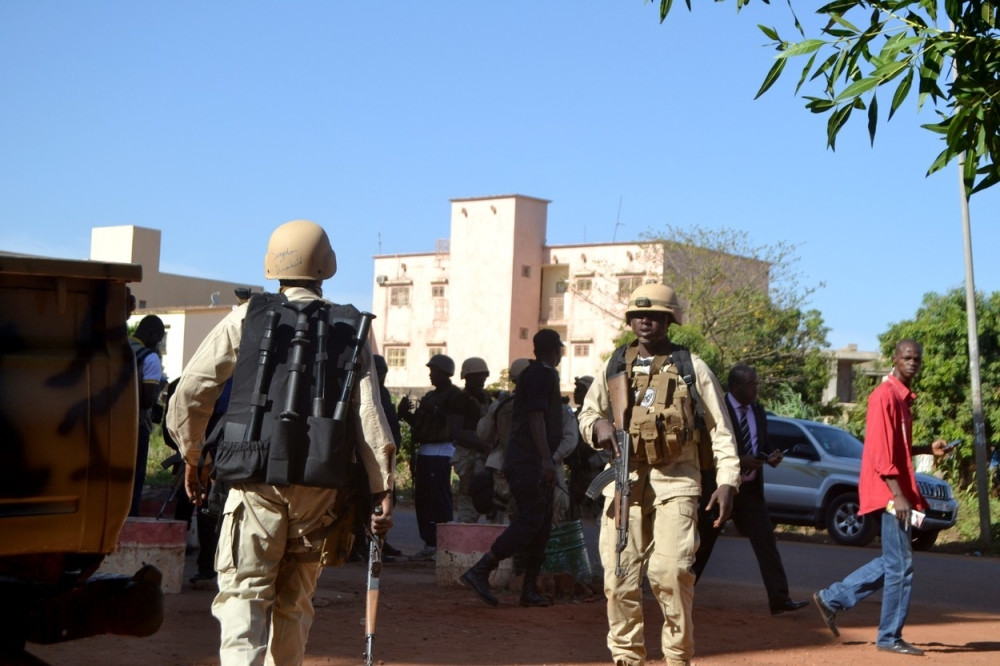 Snažne eksplozije blizu baza UN i francuskih trupa