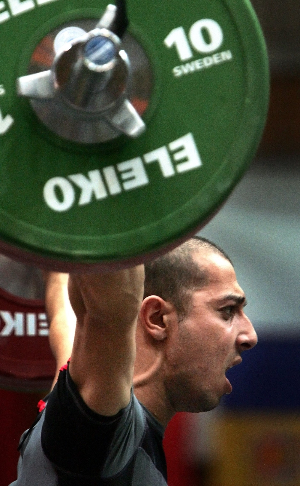 Dizač tegova zamenio urin u doping uzorku