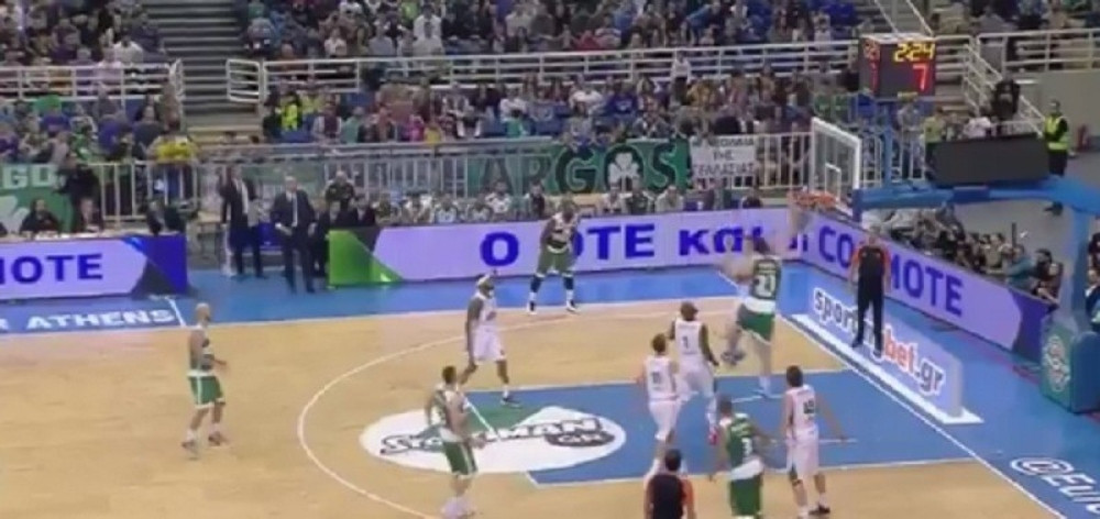 Monstruozno zakucavanje srpskog centra!