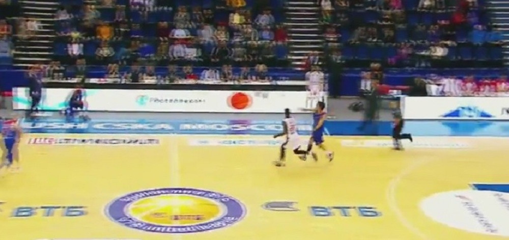 Zapanjujuća asistencija Teodosića! (VIDEO)