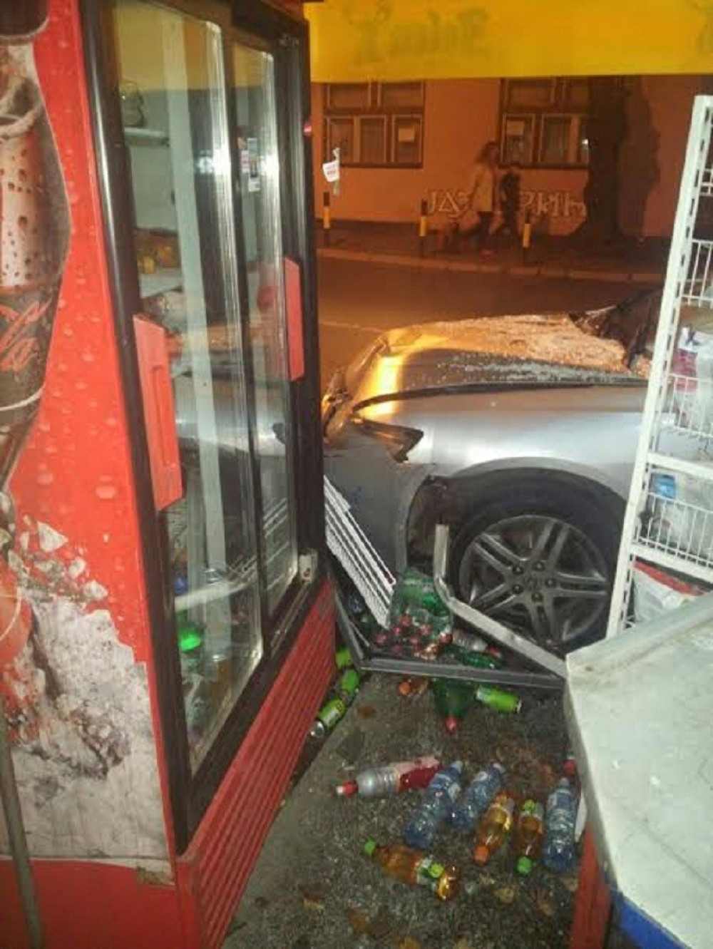 Muškarac zaspao za volanom pa udario u trafiku