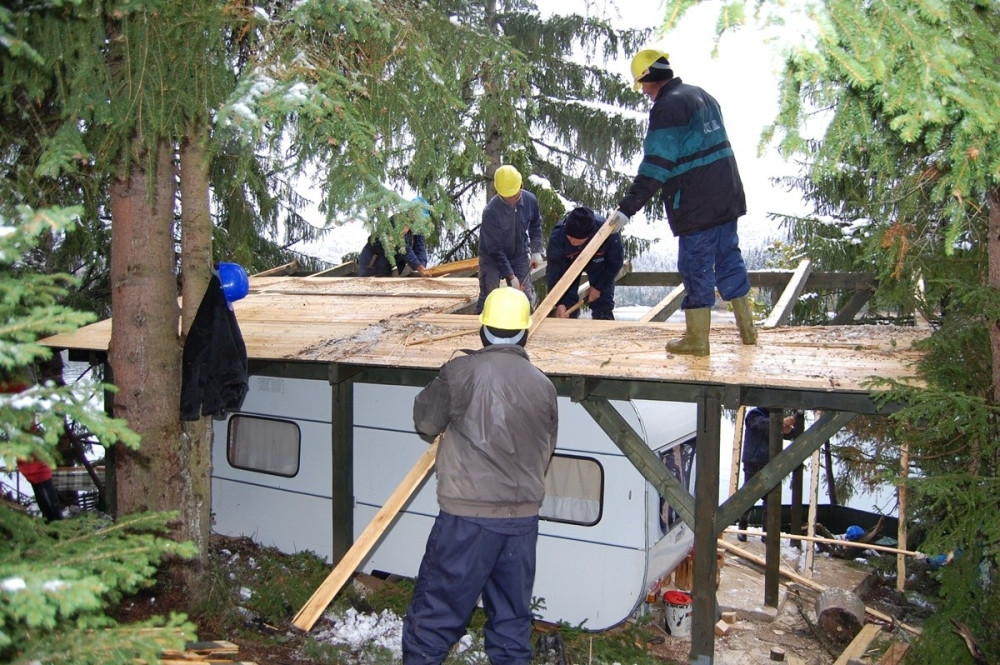Počelo rušenje vikendica u kanjonu Uvca