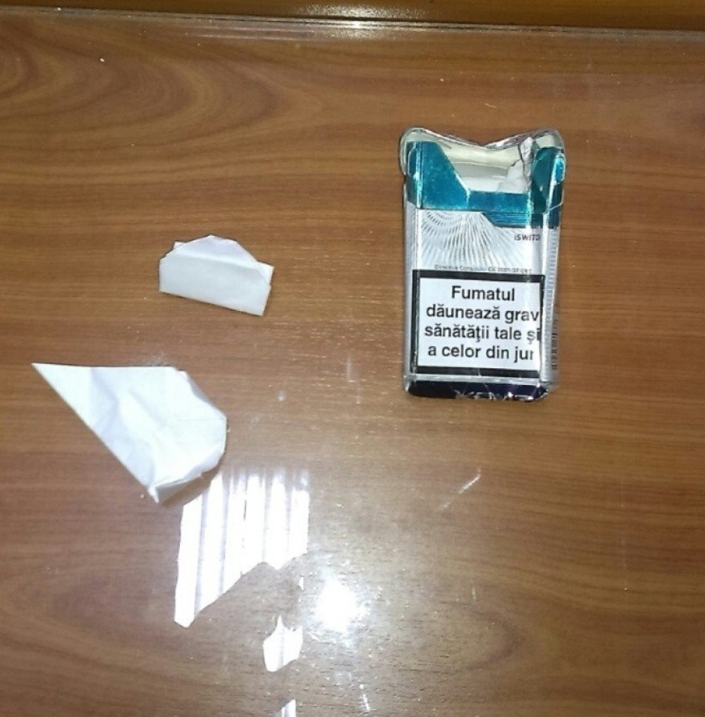Sakrili kokain u paklu cigareta