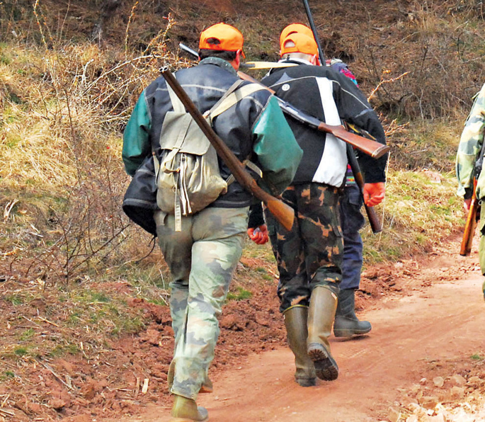 Lovci spasavaju divljač od mraza i šakala!