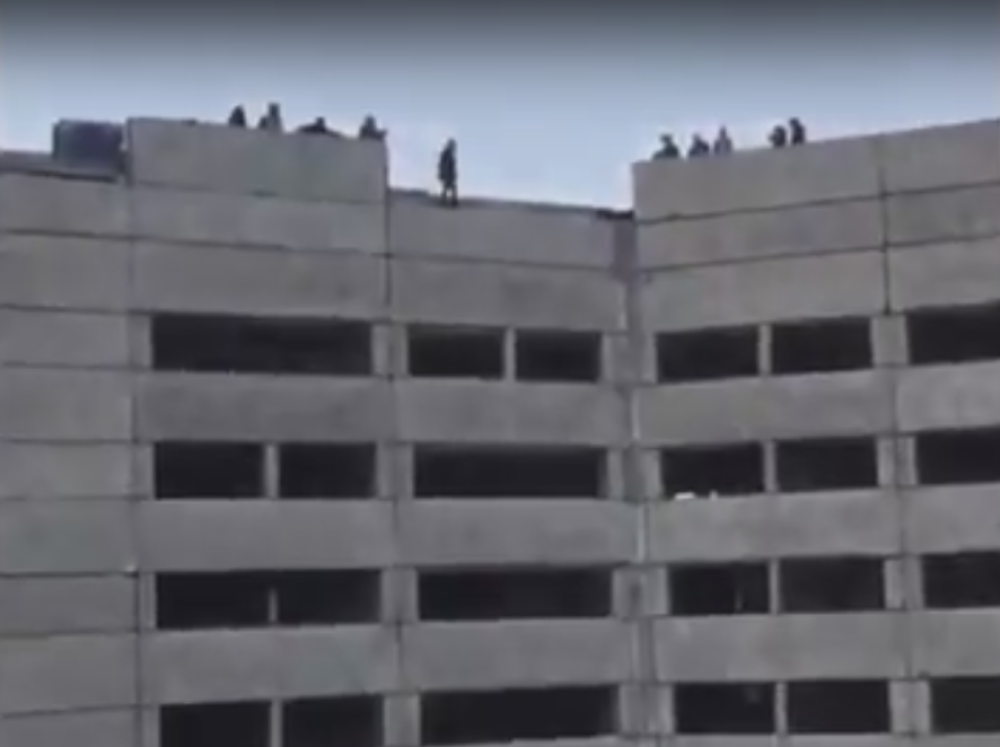 Ono kad "bandži džamp” krene naopako! (UZNEMIRUJUĆI VIDEO)