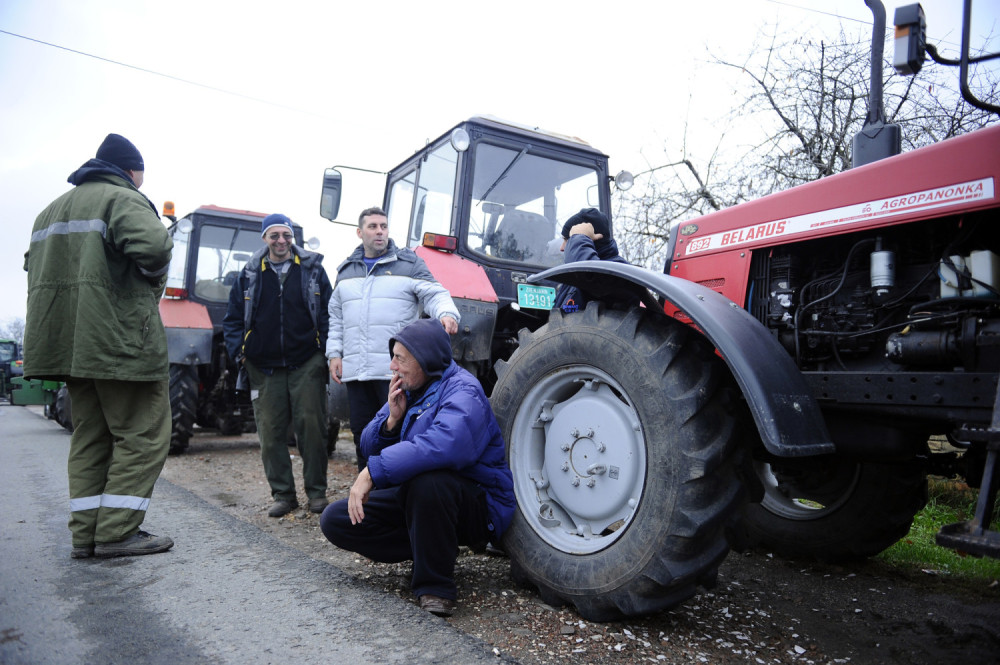Podigli grob poljoprivredi, pa otišli kući!