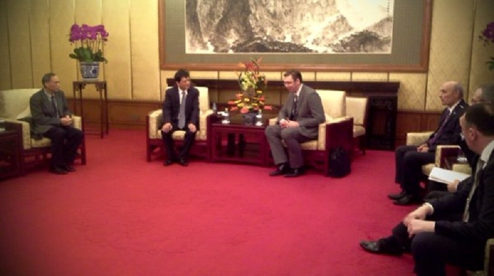 Premijer "gradi" puteve iz Kine (FOTO)