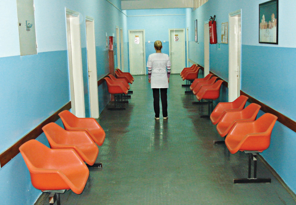 Miševi u čekaonici sa trudnicama!