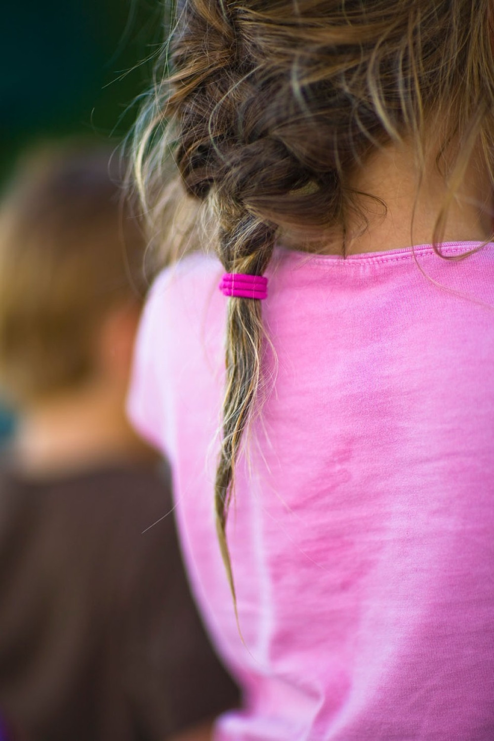 Devojčica (5) crtežom otkrila da je pop silovao!