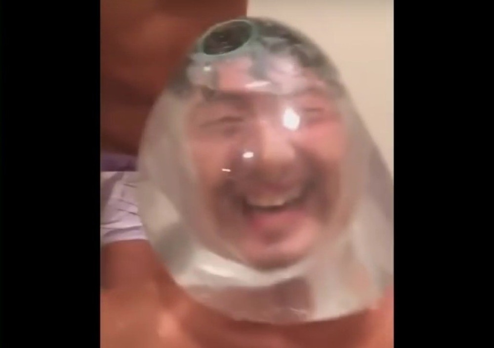 Svet odlepio za "kondom izazovom"! (VIDEO)