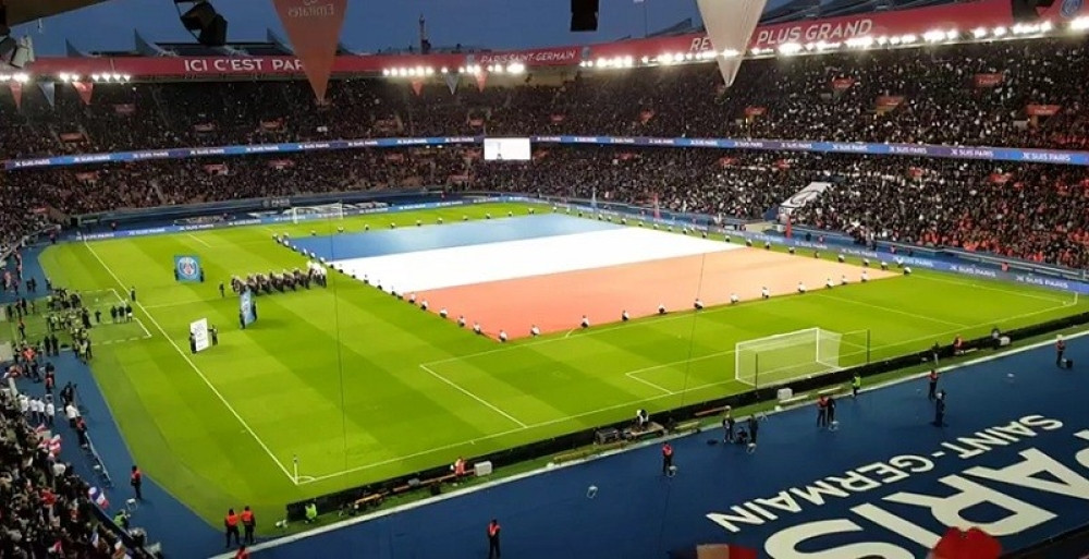 A prekoputa Nejmar i društvo! OVO JE ZVEZDINA SVLAČIONICA na "Parku Prinčeva" u Parizu (VIDEO)