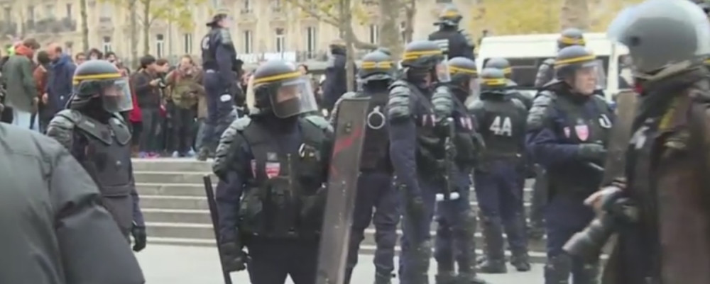 Demonstranti zapalili Pariz! (FOTO + VIDEO)