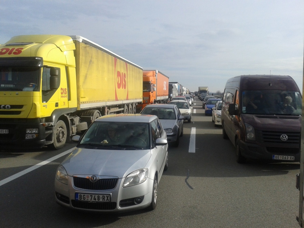 Udes kod Horgoša, gužva na svim prelazima!