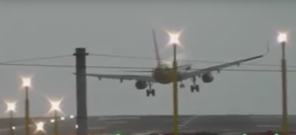 Iz američkog aviona kapljala krv