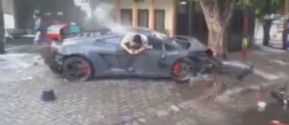 “Lamborginijem” pregazio troje, pa šalje SMS! (VIDEO)