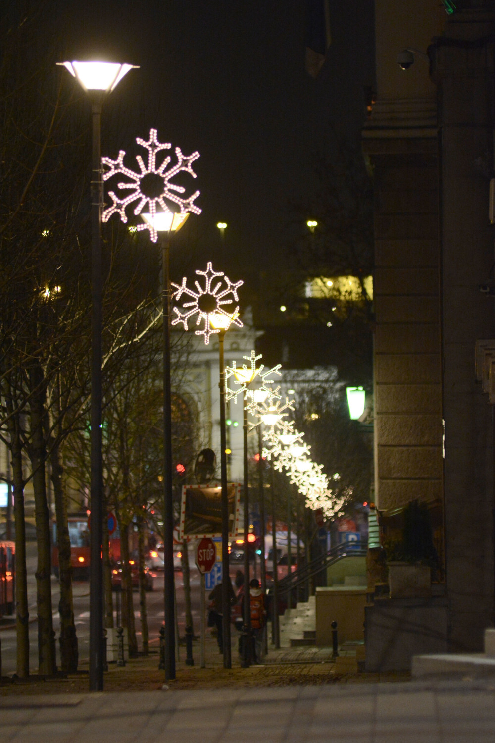 Beograd sa 20.000 novogodišnjih ukrasa u 2016. godinu
