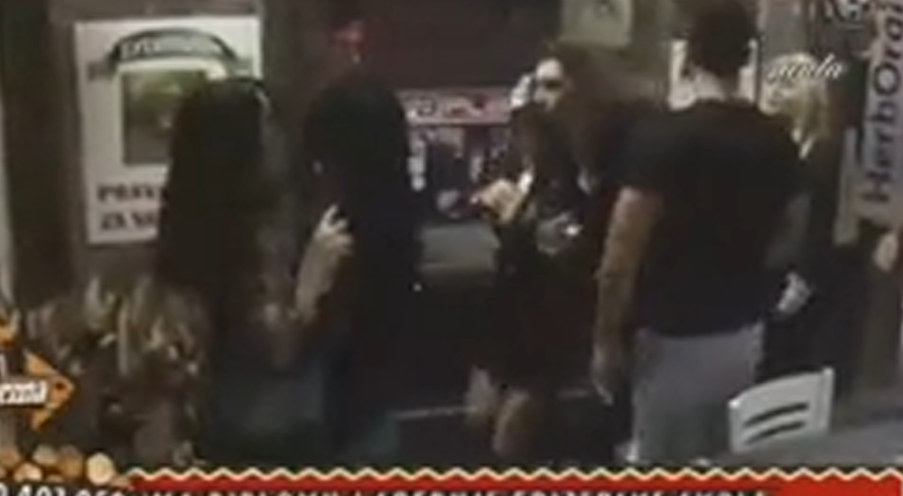 Maja udarila Gabrijelu, pa  sricala himnu! (VIDEO)