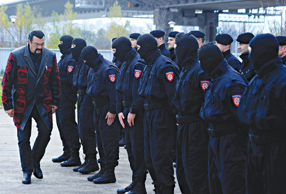 Sigal u Srbiji snima film sa Žandarmerijom!