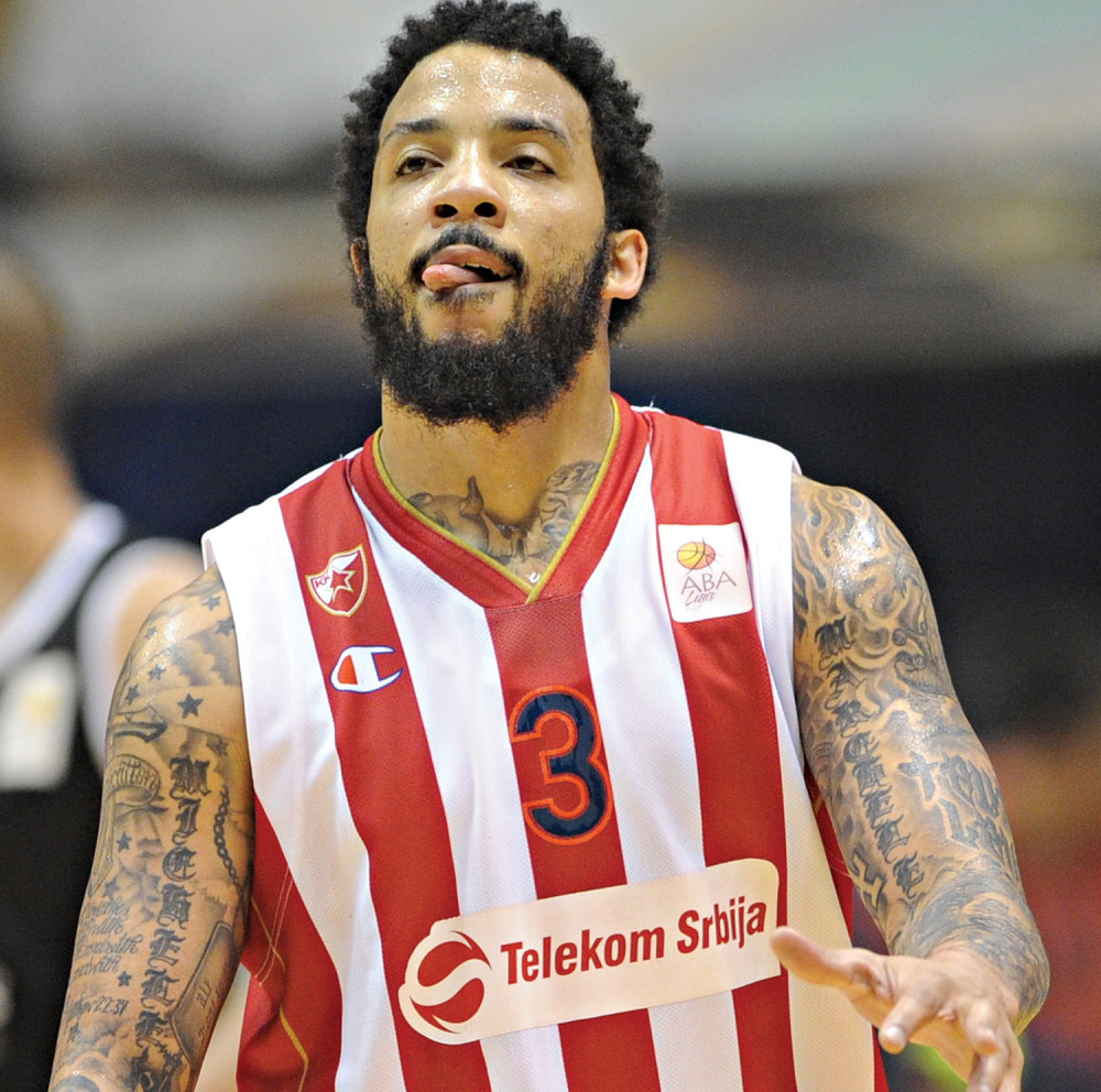 Bivši košarkaš ZVEZDE uživa, dok mu se ONA NABIJA! (FOTO)