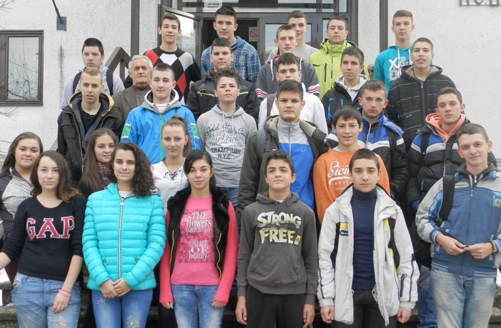 Odrekli se užine da bi drugu kupili cipele!