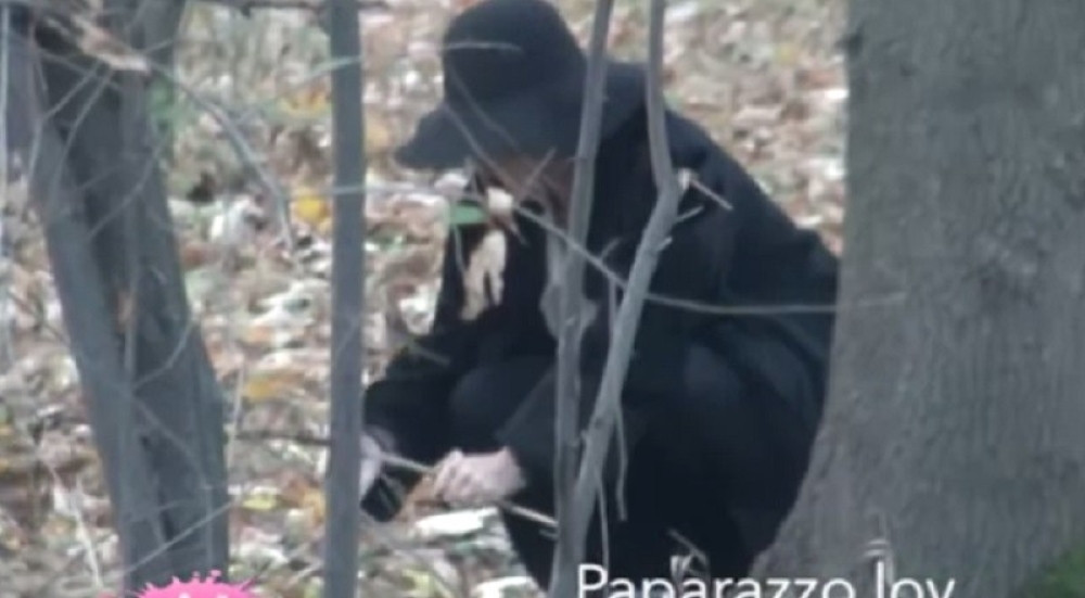 Jelena Golubović sakrila novac u šumi! (VIDEO)