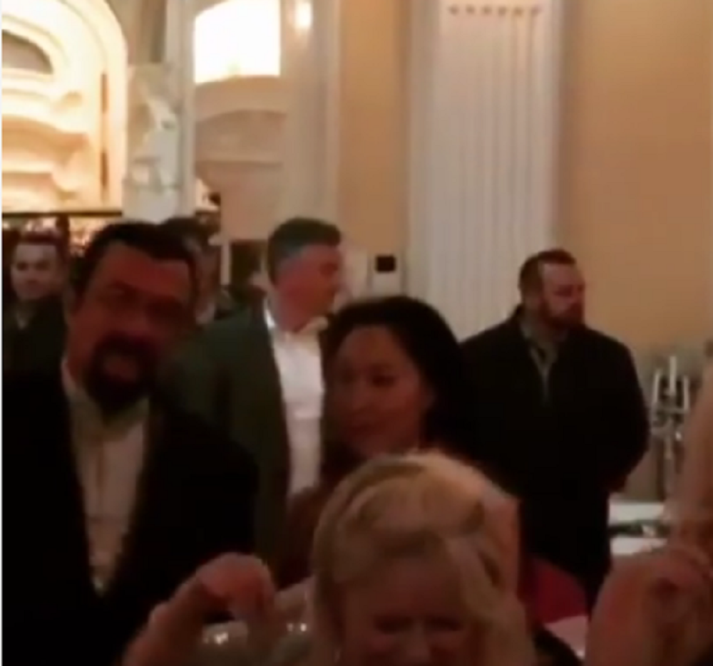 Karićeva ćerka peva "Vidovdan", a Sigal đuska! (VIDEO)