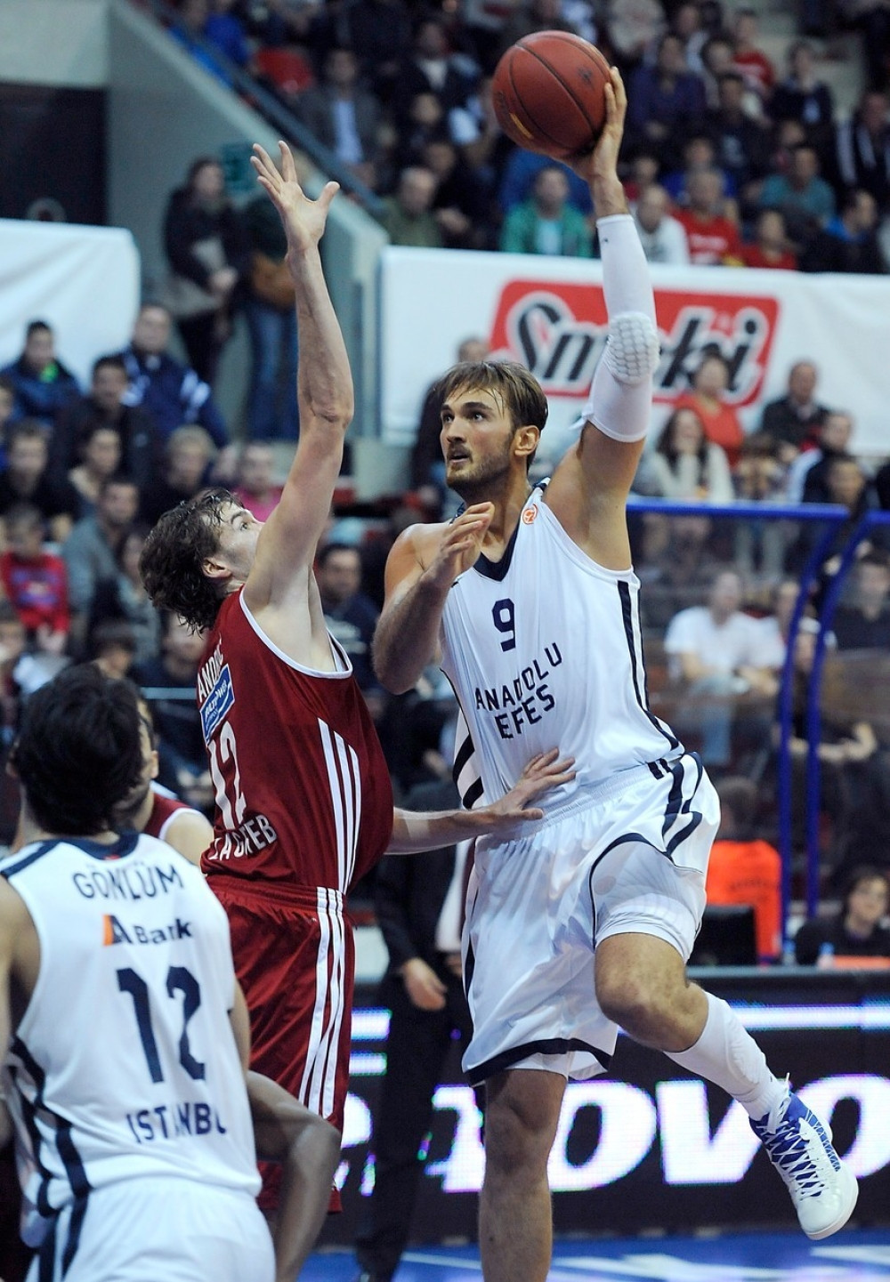 Efes nadigrao Darušafaku, Real dobio Žalgiris!