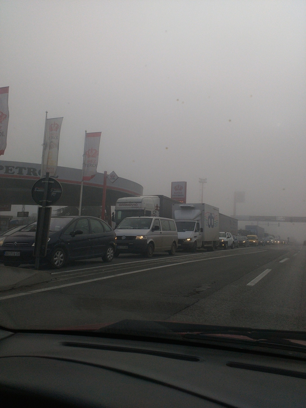 Srpski košarkaši na -17 blokirani kod Konjica!