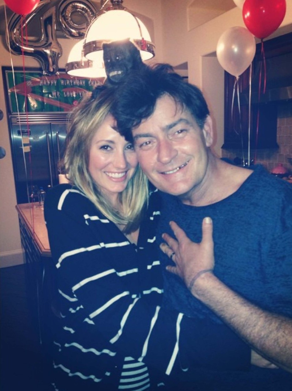 Čarlija Šina tužila i bivša verenica