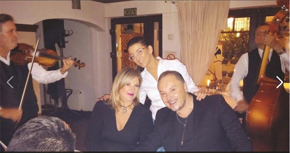 Kneza devojka iznenadila za rođendan